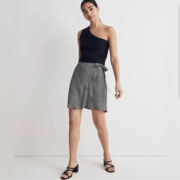 Floral Black and White Women's Skirt - Picture 1 of 4